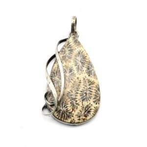 Кулон коралл 27*42мм.