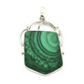 Кулон малахит уральский 36*47мм. Кулон малахит уральский 36*47мм.