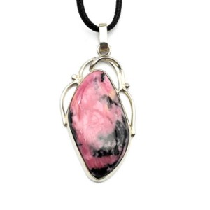 Кулон родонит 26*48мм.