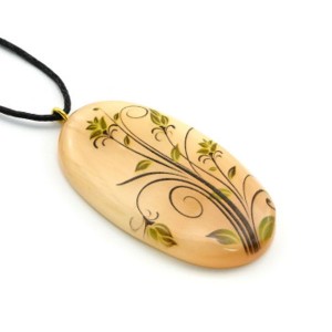 Кулон из селенита "Фантазия 2" овал 28*50мм, на шнурке (иск.)