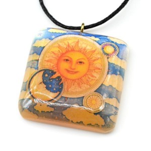 Кулон из селенита "Талисман-Солнце и луна" квадрат 35*35мм, на шнурке