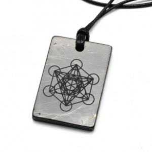 Кулон из шунгита прямоугольник "Метатрон" 20*30мм, полированный Кулон из шунгита прямоугольник "Метатрон" 20*30мм, полированный