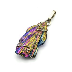 Кулон кианит титановый 22*39мм.