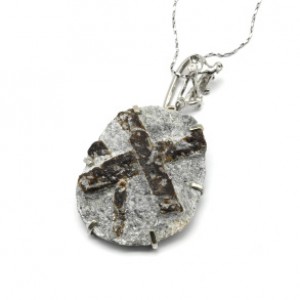 Кулон ставролит 27*32мм