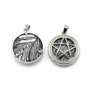 Кулон Звезда 27*27мм из полимера цв.зебра (иск.)