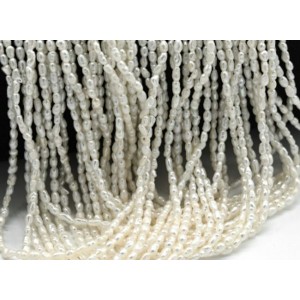 Бусины из жемчуга барочного овал 2*3мм цвет  белый, 36см, 122 бусины