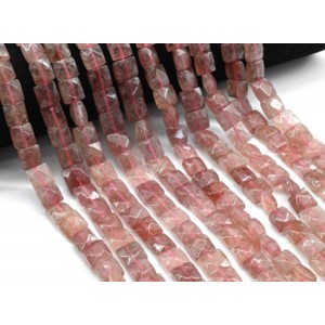 Бусины из клубничного кварца квадрат с гранями 10*10мм, 39см, 38 бусин Бусины из клубничного кварца квадрат с гранями 10*10мм, 39см, 38 бусин