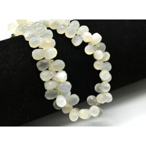 Бусины из беломорита облепиха 9мм, 21см, 70 бусин, 28г