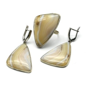 Кольцо и серьги из агата Кольцо и серьги из агата