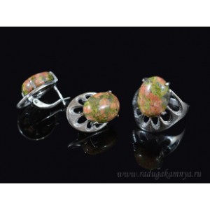 Кольцо и серьги с унакитом