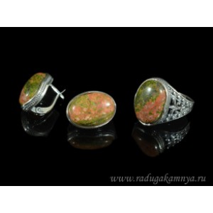 Кольцо и серьги с унакитом Кольцо и серьги с унакитом