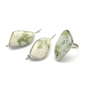 Кольцо и серьги жадеит "Грация" Кольцо и серьги жадеит "Грация"