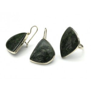 Кольцо и серьги жадеит "Грация"