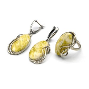 Кольцо и серьги лизардит