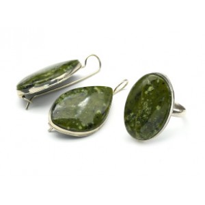 Кольцо и серьги с офитом