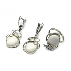 Кольцо и серьги с кахолонгом