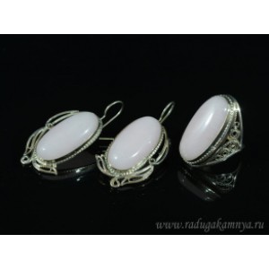 Кольцо и серьги из розового кварца