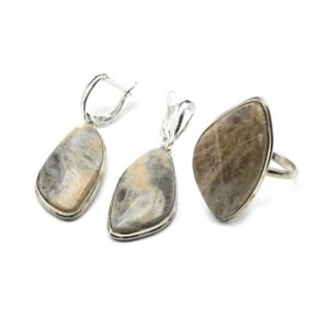 Кольцо и серьги солнечный камень