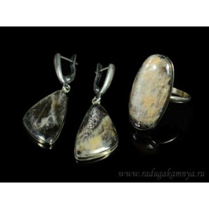 Кольцо и серьги солнечный камень