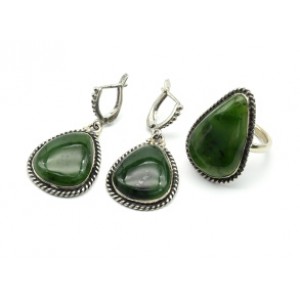 Кольцо и серьги нефрит