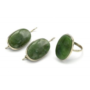 Кольцо и серьги нефрит "Овал"