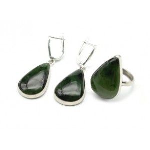 Кольцо и серьги с нефритом Кольцо и серьги с нефритом