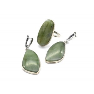 Кольцо и серьги нефрит