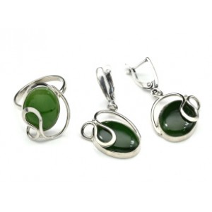 Кольцо и серьги с нефритом