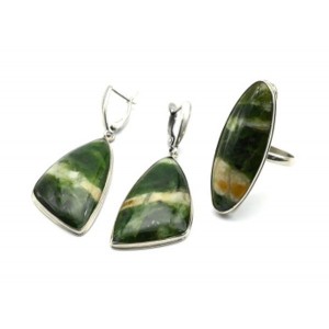 Кольцо и серьги с опалом зеленым (хромопал) Кольцо и серьги с опалом зеленым (хромопал)