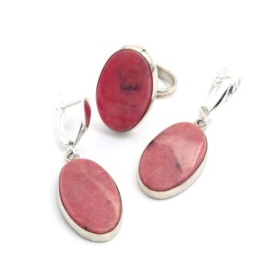 Кольцо и серьги с родонитом "Овал" Кольцо и серьги с родонитом "Овал"