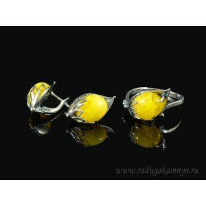 Кольцо и серьги с янтарем (имитация) Кольцо и серьги с янтарем (имитация)