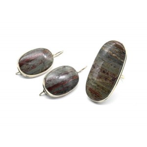 Кольцо и серьги из яшмы уральской