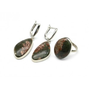 Кольцо и серьги с яшмой