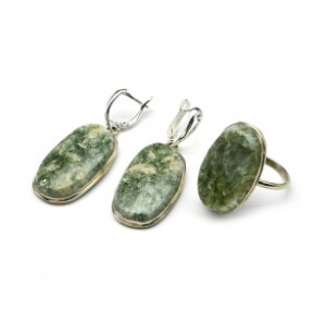 Кольцо и серьги из парагонита "Овал"