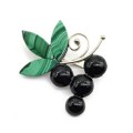 Брошь из малахита и агата "Гроздь винограда" 37*38мм