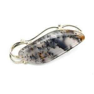 Брошь из агата мохового 51*21мм.