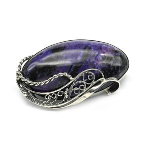 Брошь с чароитом 47*28мм. Брошь с чароитом 47*28мм.