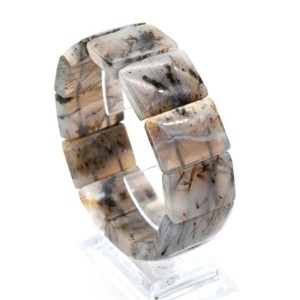 Браслет из Агата мохового с рутилом прямоугольник 25*18мм, 95,3г Браслет из Агата мохового с рутилом прямоугольник 25*18мм, 95,3г