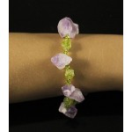 Браслет из аметиста (кристаллы) и хризолита необработанных, с хрусталем, на застежке