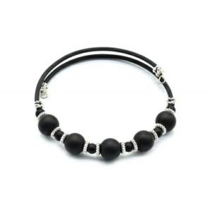 Браслет с янтарем на пружинке шарик 10мм цвет черный, 17см