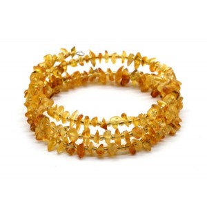 Браслет из янтаря на пружинке 3 витка крошка цвет медовый, 17см Браслет из янтаря на пружинке 3 витка крошка цвет медовый, 17см