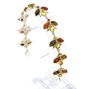 Браслет с янтарём в посеребрении трилистник 18*22мм цвет ассорти, 20см