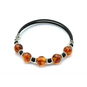 Браслет с янтарем на пружинке шарик 10мм цвет коньячный, 17см