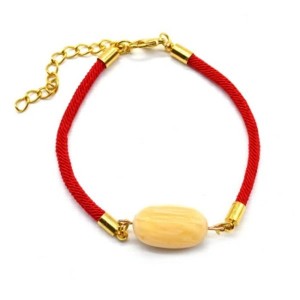 Браслет красная нить с янтарем овал 12*20мм цвет молочный, 19см (иск.)