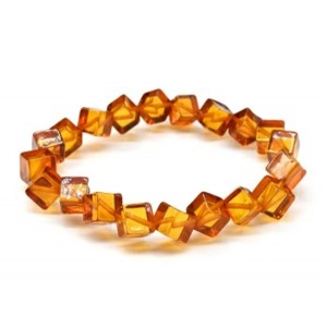 Браслет из янтаря кубик по диагонали 10мм цвет светло-коньячный, 15см (иск.) Браслет из янтаря кубик по диагонали 10мм цвет светло-коньячный, 15см (иск.)