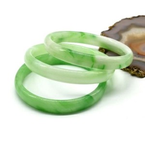 Браслет круглый из муранского стекла ширина 10мм цвет салатовый (иск.)
