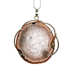 Кулон агат 47*46мм. Кулон агат 47*46мм.