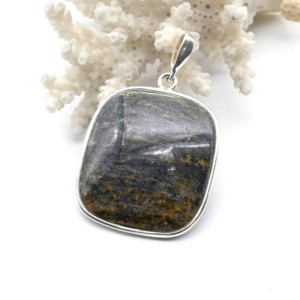 Кулон с авантюрином (уткинит) в посеребрении прямоугольник 32*35мм
