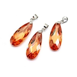 Кулон из фианита капля 10*25мм, цвет цитрин (иск.) Кулон из фианита капля 10*25мм, цвет цитрин (иск.)