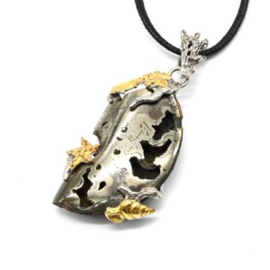 Кулон аммонит 27*48мм.